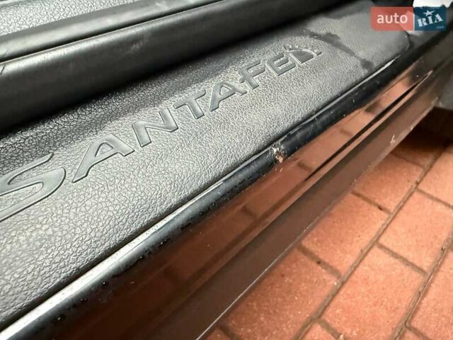 Черный Хендай Санта Фе, объемом двигателя 2.15 л и пробегом 233 тыс. км за 22000 $, фото 24 на Automoto.ua