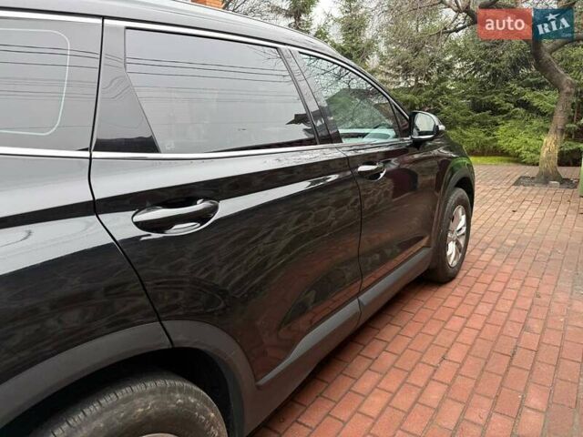 Черный Хендай Санта Фе, объемом двигателя 2.15 л и пробегом 233 тыс. км за 22000 $, фото 12 на Automoto.ua