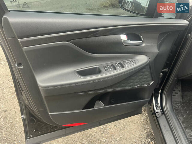 Черный Хендай Санта Фе, объемом двигателя 2.5 л и пробегом 15 тыс. км за 29000 $, фото 43 на Automoto.ua