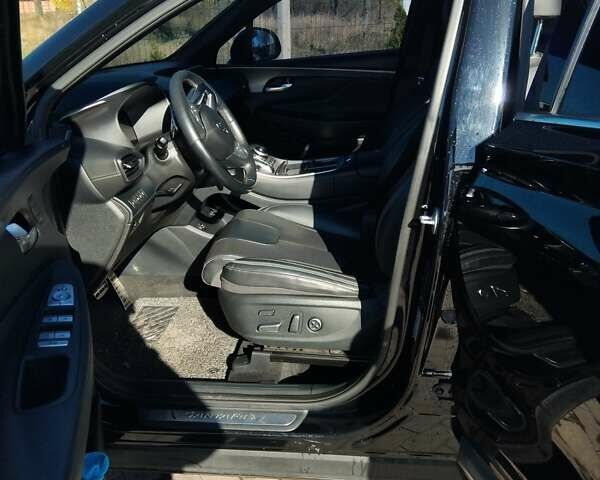 Черный Хендай Санта Фе, объемом двигателя 2.15 л и пробегом 137 тыс. км за 37950 $, фото 2 на Automoto.ua