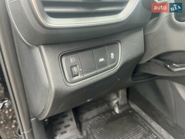 Черный Хендай Санта Фе, объемом двигателя 2.5 л и пробегом 15 тыс. км за 29000 $, фото 42 на Automoto.ua