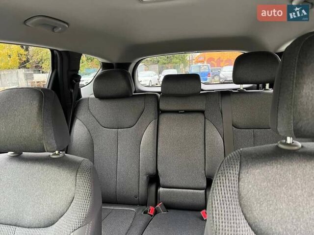 Черный Хендай Санта Фе, объемом двигателя 2.36 л и пробегом 150 тыс. км за 19900 $, фото 12 на Automoto.ua