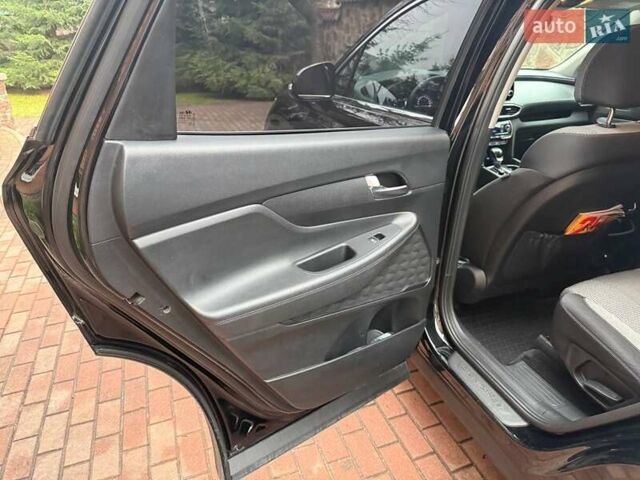 Черный Хендай Санта Фе, объемом двигателя 2.15 л и пробегом 233 тыс. км за 22000 $, фото 25 на Automoto.ua