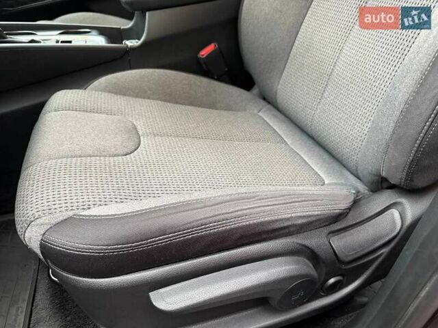 Черный Хендай Санта Фе, объемом двигателя 2.15 л и пробегом 233 тыс. км за 22000 $, фото 28 на Automoto.ua