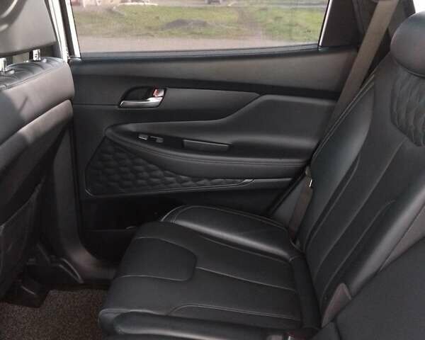 Черный Хендай Санта Фе, объемом двигателя 2.15 л и пробегом 137 тыс. км за 37950 $, фото 15 на Automoto.ua