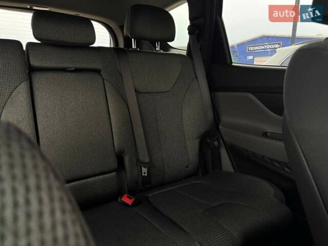 Черный Хендай Санта Фе, объемом двигателя 2.36 л и пробегом 150 тыс. км за 19900 $, фото 15 на Automoto.ua