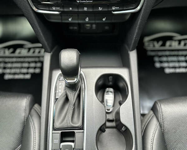 Черный Хендай Санта Фе, объемом двигателя 2 л и пробегом 72 тыс. км за 24500 $, фото 18 на Automoto.ua