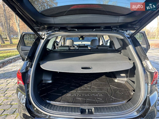 Черный Хендай Санта Фе, объемом двигателя 2.15 л и пробегом 29 тыс. км за 36666 $, фото 59 на Automoto.ua