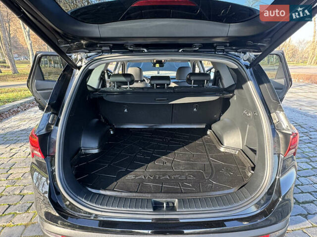 Черный Хендай Санта Фе, объемом двигателя 2.15 л и пробегом 29 тыс. км за 36666 $, фото 60 на Automoto.ua