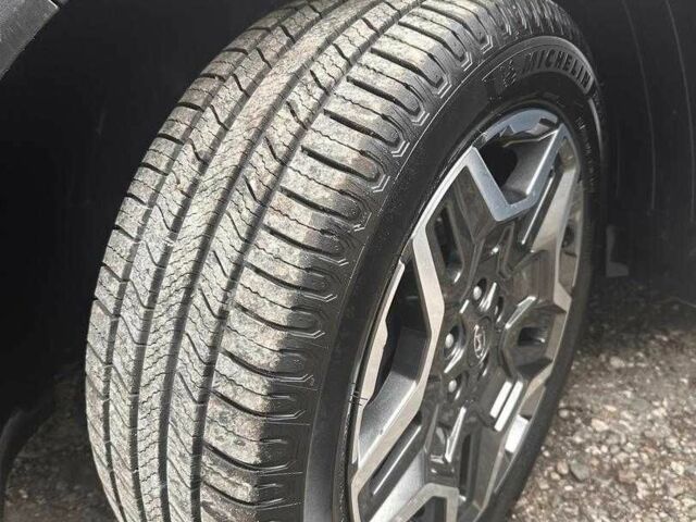 Черный Хендай Санта Фе, объемом двигателя 2.5 л и пробегом 23 тыс. км за 25600 $, фото 5 на Automoto.ua