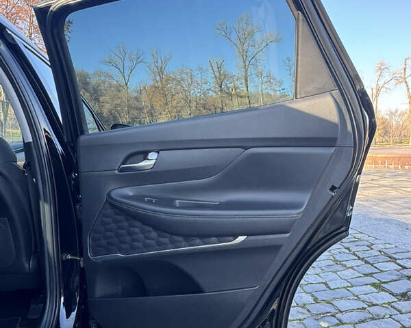 Черный Хендай Санта Фе, объемом двигателя 2.15 л и пробегом 29 тыс. км за 36666 $, фото 92 на Automoto.ua