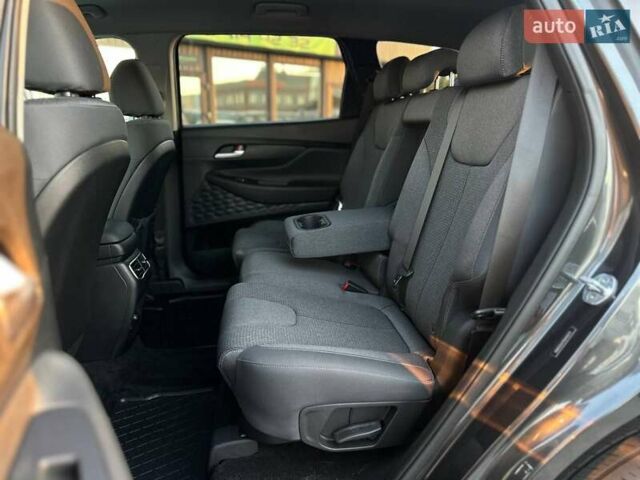 Черный Хендай Санта Фе, объемом двигателя 2.5 л и пробегом 54 тыс. км за 28990 $, фото 17 на Automoto.ua