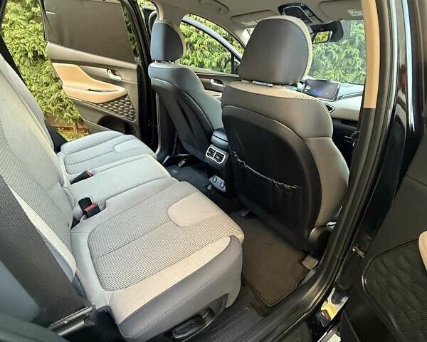 Черный Хендай Санта Фе, объемом двигателя 1.6 л и пробегом 105 тыс. км за 32300 $, фото 31 на Automoto.ua