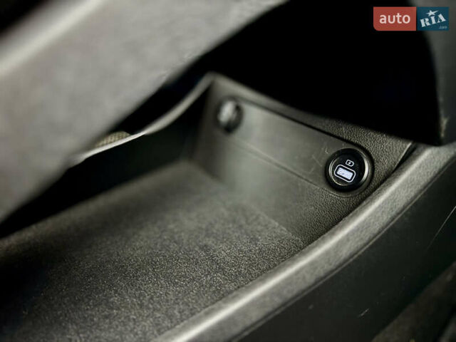 Черный Хендай Санта Фе, объемом двигателя 2.5 л и пробегом 101 тыс. км за 31500 $, фото 19 на Automoto.ua