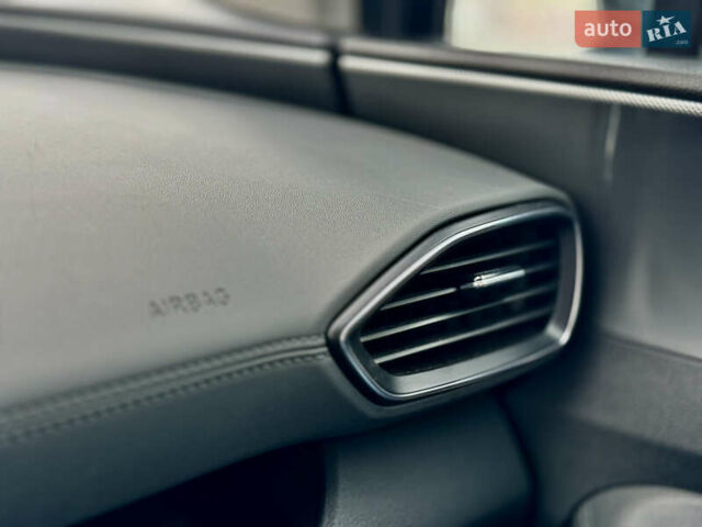 Черный Хендай Санта Фе, объемом двигателя 2.5 л и пробегом 101 тыс. км за 31500 $, фото 17 на Automoto.ua