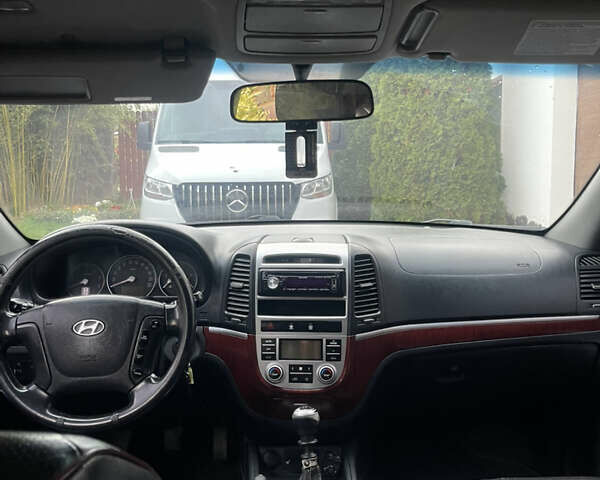 Фиолетовый Хендай Санта Фе, объемом двигателя 2.19 л и пробегом 331 тыс. км за 9000 $, фото 10 на Automoto.ua