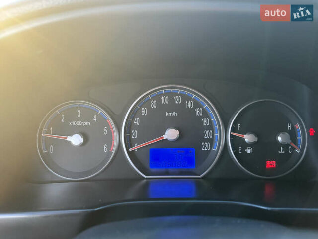 Фиолетовый Хендай Санта Фе, объемом двигателя 2.19 л и пробегом 400 тыс. км за 9000 $, фото 10 на Automoto.ua