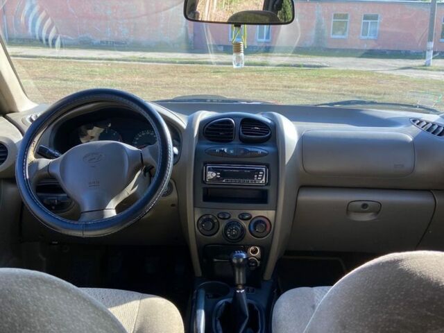 Коричневий Хендай Санта Фе, об'ємом двигуна 2 л та пробігом 250 тис. км за 3700 $, фото 4 на Automoto.ua