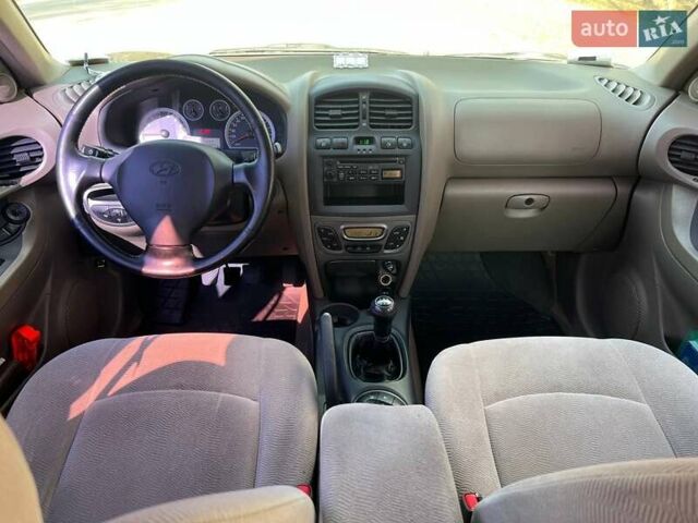 Коричневий Хендай Санта Фе, об'ємом двигуна 2 л та пробігом 130 тис. км за 7500 $, фото 3 на Automoto.ua