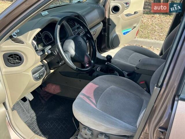 Коричневий Хендай Санта Фе, об'ємом двигуна 2 л та пробігом 130 тис. км за 7500 $, фото 7 на Automoto.ua