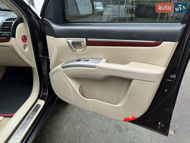 Коричневый Хендай Санта Фе, объемом двигателя 2.19 л и пробегом 160 тыс. км за 9300 $, фото 19 на Automoto.ua