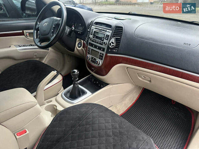 Коричневый Хендай Санта Фе, объемом двигателя 2.19 л и пробегом 160 тыс. км за 9300 $, фото 18 на Automoto.ua