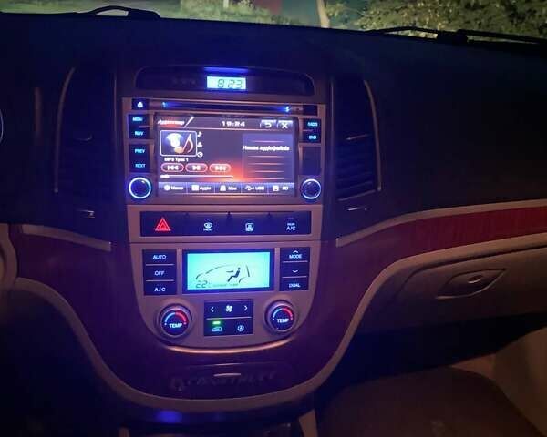 Коричневый Хендай Санта Фе, объемом двигателя 2.66 л и пробегом 200 тыс. км за 9200 $, фото 20 на Automoto.ua