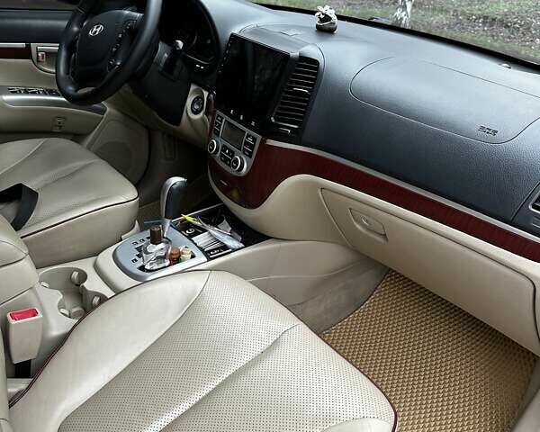 Коричневый Хендай Санта Фе, объемом двигателя 2.66 л и пробегом 190 тыс. км за 9999 $, фото 9 на Automoto.ua