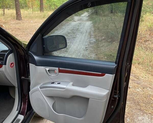 Коричневый Хендай Санта Фе, объемом двигателя 2.66 л и пробегом 200 тыс. км за 9200 $, фото 39 на Automoto.ua