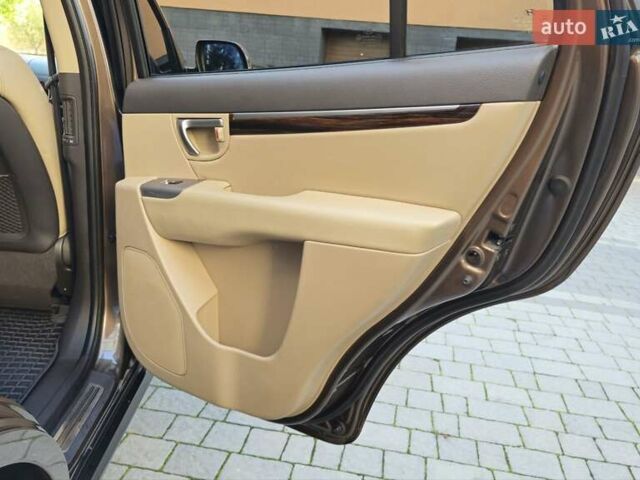 Коричневий Хендай Санта Фе, об'ємом двигуна 2.2 л та пробігом 179 тис. км за 14350 $, фото 63 на Automoto.ua