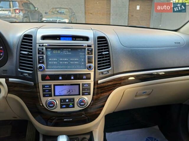 Коричневий Хендай Санта Фе, об'ємом двигуна 2.2 л та пробігом 179 тис. км за 14350 $, фото 77 на Automoto.ua