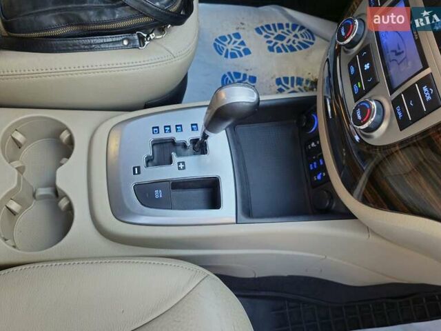 Коричневий Хендай Санта Фе, об'ємом двигуна 2.2 л та пробігом 179 тис. км за 14350 $, фото 81 на Automoto.ua