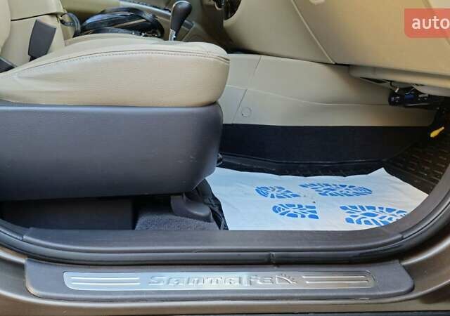 Коричневий Хендай Санта Фе, об'ємом двигуна 2.2 л та пробігом 179 тис. км за 14350 $, фото 79 на Automoto.ua