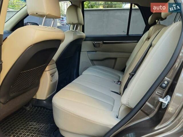 Коричневий Хендай Санта Фе, об'ємом двигуна 2.2 л та пробігом 179 тис. км за 14350 $, фото 52 на Automoto.ua
