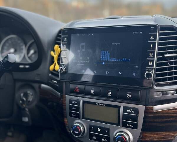 Коричневый Хендай Санта Фе, объемом двигателя 2.2 л и пробегом 160 тыс. км за 12700 $, фото 11 на Automoto.ua