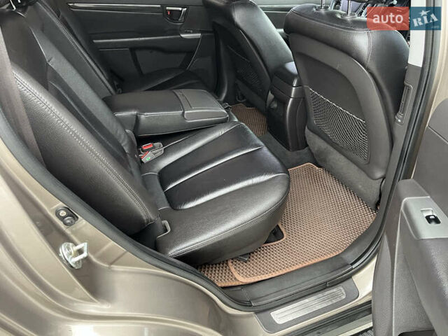 Коричневый Хендай Санта Фе, объемом двигателя 2.2 л и пробегом 181 тыс. км за 13800 $, фото 19 на Automoto.ua