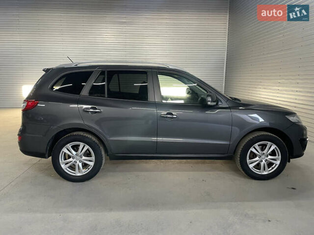 Коричневый Хендай Санта Фе, объемом двигателя 2.2 л и пробегом 273 тыс. км за 12950 $, фото 3 на Automoto.ua