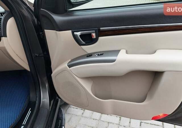 Коричневий Хендай Санта Фе, об'ємом двигуна 2.36 л та пробігом 270 тис. км за 12300 $, фото 26 на Automoto.ua