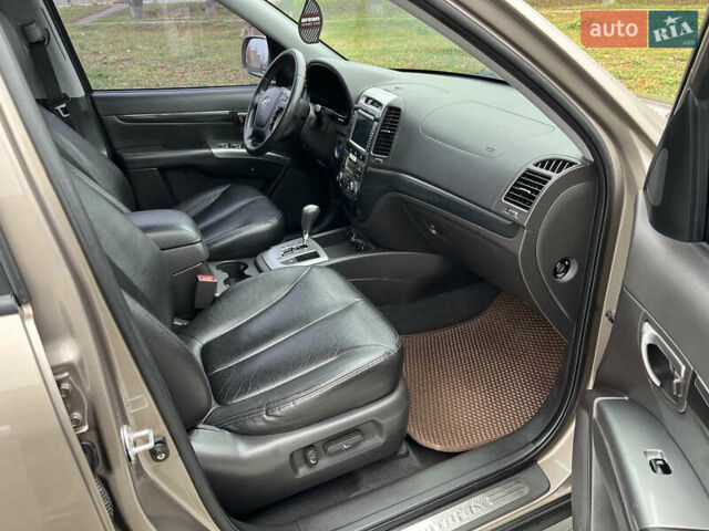 Коричневый Хендай Санта Фе, объемом двигателя 2.2 л и пробегом 181 тыс. км за 13800 $, фото 16 на Automoto.ua