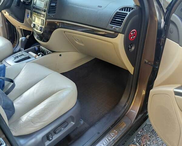 Хендай Санта Фе 2011 в Жмеренке на Automoto.ua Коричневый Хендай Санта Фе, объемом двигателя 2.36 л и пробегом 148 тыс. км за 13500 $, фото 14 на Automoto.ua