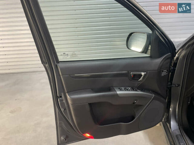 Коричневый Хендай Санта Фе, объемом двигателя 2.2 л и пробегом 273 тыс. км за 12950 $, фото 32 на Automoto.ua