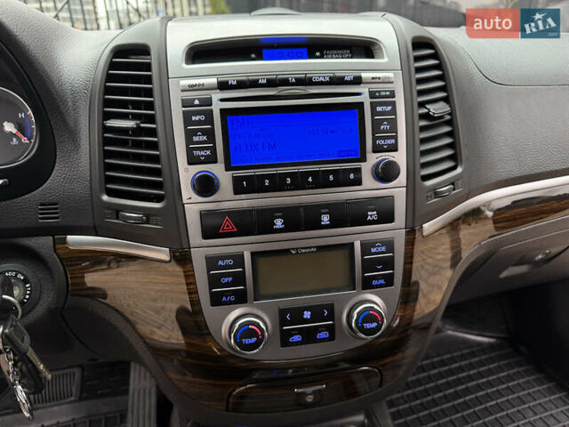 Коричневый Хендай Санта Фе, объемом двигателя 2.36 л и пробегом 195 тыс. км за 11900 $, фото 31 на Automoto.ua