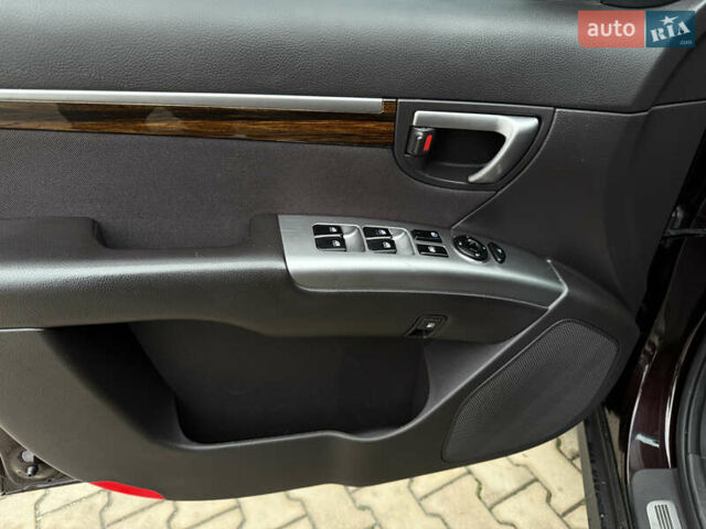 Коричневый Хендай Санта Фе, объемом двигателя 2.36 л и пробегом 195 тыс. км за 11900 $, фото 14 на Automoto.ua