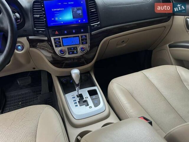 Коричневый Хендай Санта Фе, объемом двигателя 2.2 л и пробегом 180 тыс. км за 14300 $, фото 13 на Automoto.ua