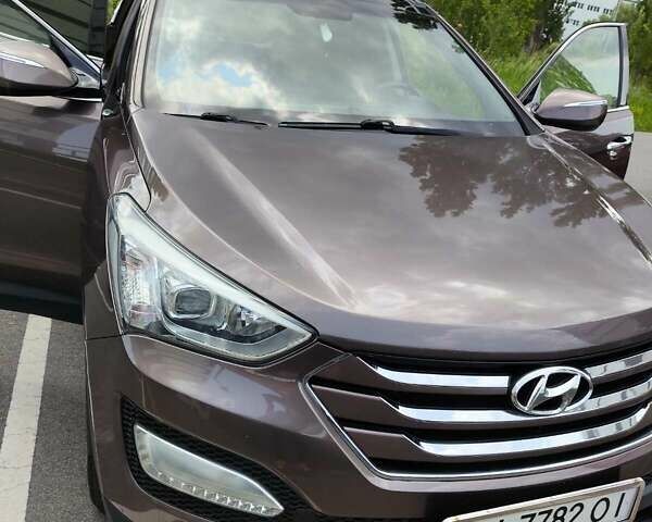 Коричневый Хендай Санта Фе, объемом двигателя 2.36 л и пробегом 262 тыс. км за 14900 $, фото 1 на Automoto.ua