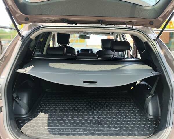 Коричневый Хендай Санта Фе, объемом двигателя 2.36 л и пробегом 262 тыс. км за 14900 $, фото 19 на Automoto.ua