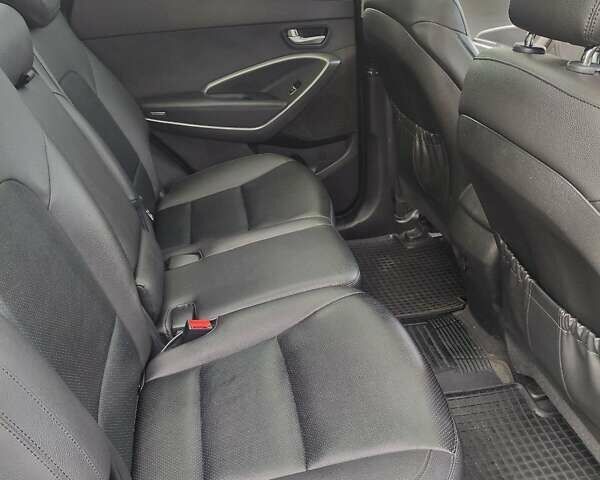 Коричневый Хендай Санта Фе, объемом двигателя 2.36 л и пробегом 262 тыс. км за 14900 $, фото 8 на Automoto.ua