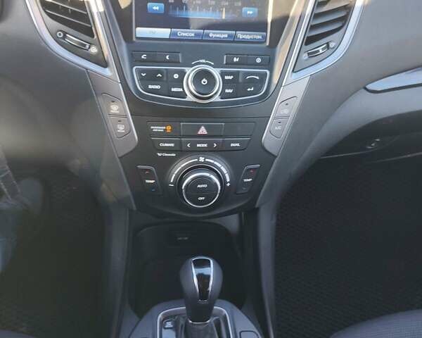 Коричневый Хендай Санта Фе, объемом двигателя 2.2 л и пробегом 201 тыс. км за 14000 $, фото 14 на Automoto.ua