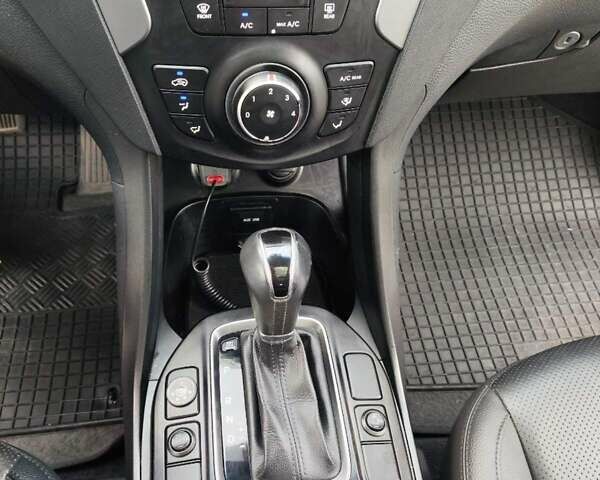 Коричневый Хендай Санта Фе, объемом двигателя 2.36 л и пробегом 262 тыс. км за 14900 $, фото 6 на Automoto.ua