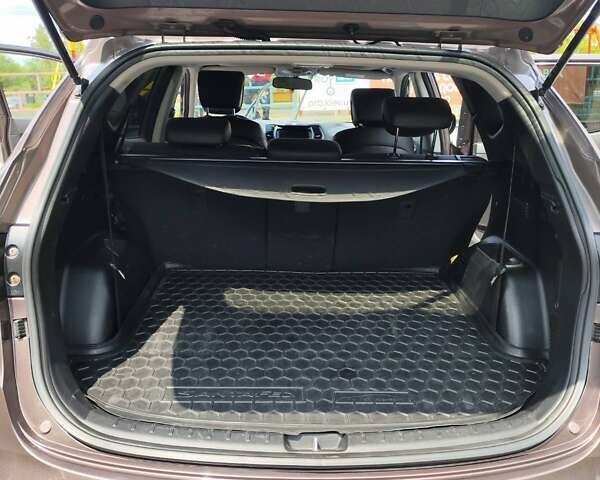 Коричневый Хендай Санта Фе, объемом двигателя 2.36 л и пробегом 262 тыс. км за 14900 $, фото 18 на Automoto.ua